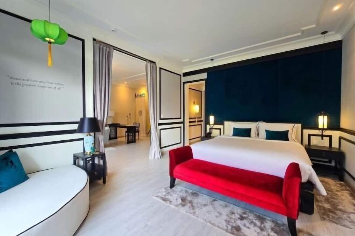 1 bedroom, desk, blackout curtains, free WiFi