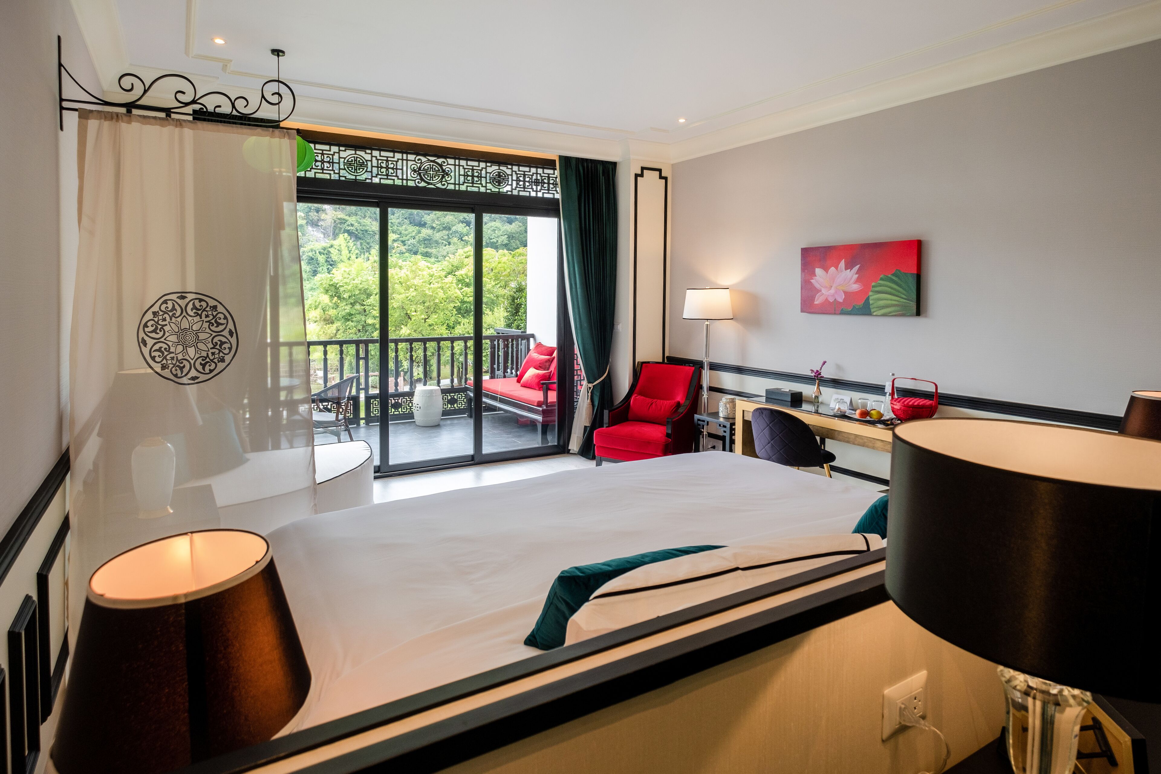 Deluxe Double Room | Desk, blackout drapes, free WiFi, bed sheets