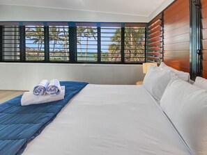 2 bedrooms, iron/ironing board, Internet, bed sheets