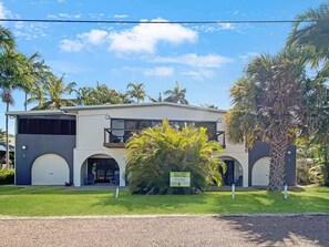 Exterior - Beachside Palms Unit 2-BOM (Nelly Bay)