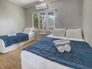 2 室のベッドルーム、アイロン / アイロン台、WiFi、ベッドシーツ