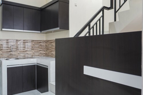 OYO 91646 fio colombus residence