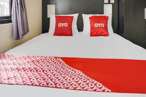 华丽双人房 | 办公桌、笔记本电脑工作区、免费 WiFi、床 单