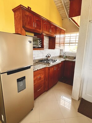 Fridge, microwave, oven, stovetop - Cozy Modern Upstairs 2 Bed A/C Apt Near 2 Everything (Robinsons)