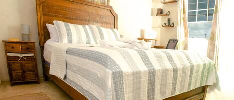 2 chambres, coffres-forts dans les chambres, bureau