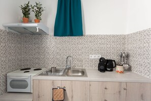 Refrigerador, cafetera/tetera, tetera/pava eléctrica