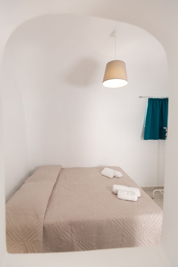 1 quarto, Wi-Fi de cortesia, roupa de cama