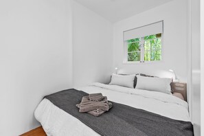 1 bedroom, iron/ironing board, WiFi, bed sheets - Casa Bonita! 1bed/1bath/1car ~ New Farm (New Farm)