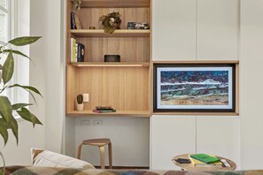 Interior - Casa Bonita! 1bed/1bath/1car ~ New Farm (New Farm)