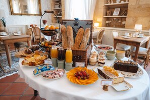 Tägliches kontinentales Frühstück gegen Gebühr