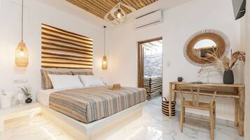 Luxury Villa, Hot Tub, Garden View | 1 bedroom, Egyptian cotton sheets, premium bedding, down comforters