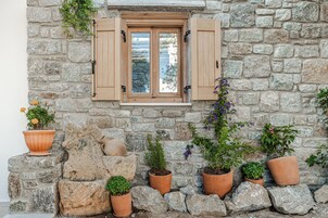 奢华别墅, 热水浴缸, 花园景观 | 露台