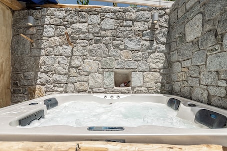 Luxury Villa, Hot Tub, Garden View | Private spa tub