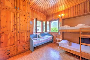 Standard Studio, Mountain View, Lakeside (Casa Gioiosa) | Free WiFi, bed sheets