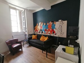 Tv, dvd-afspiller, bøger