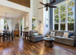 TV - Beautiful Resort Townhome - Prime Location Near Beach, Shopping, Restaurants! (Waikoloa)