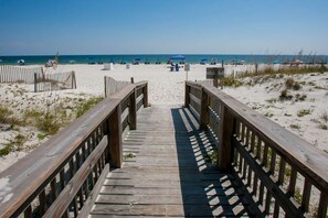 On the beach - Amazing Gulf View~2BR/2B w/Pool (Gulf Shores)