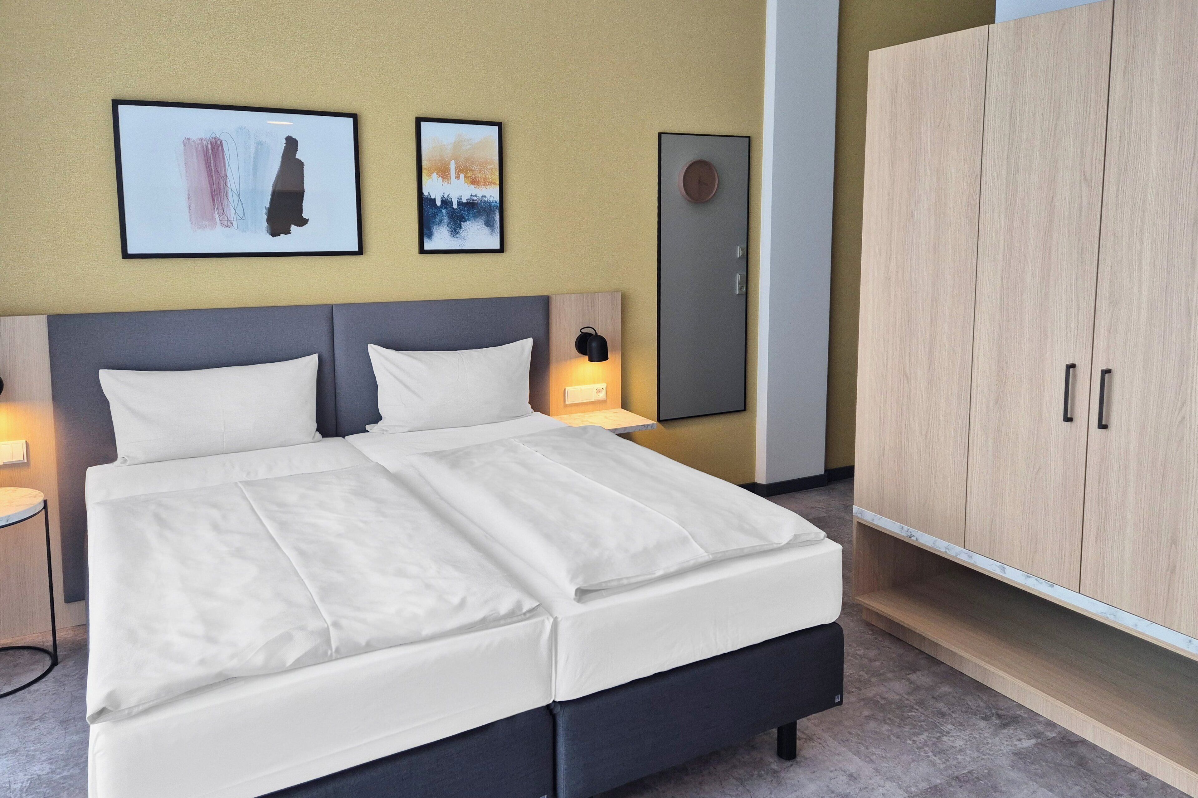 1 bedroom, in-room safe, iron/ironing board, free WiFi