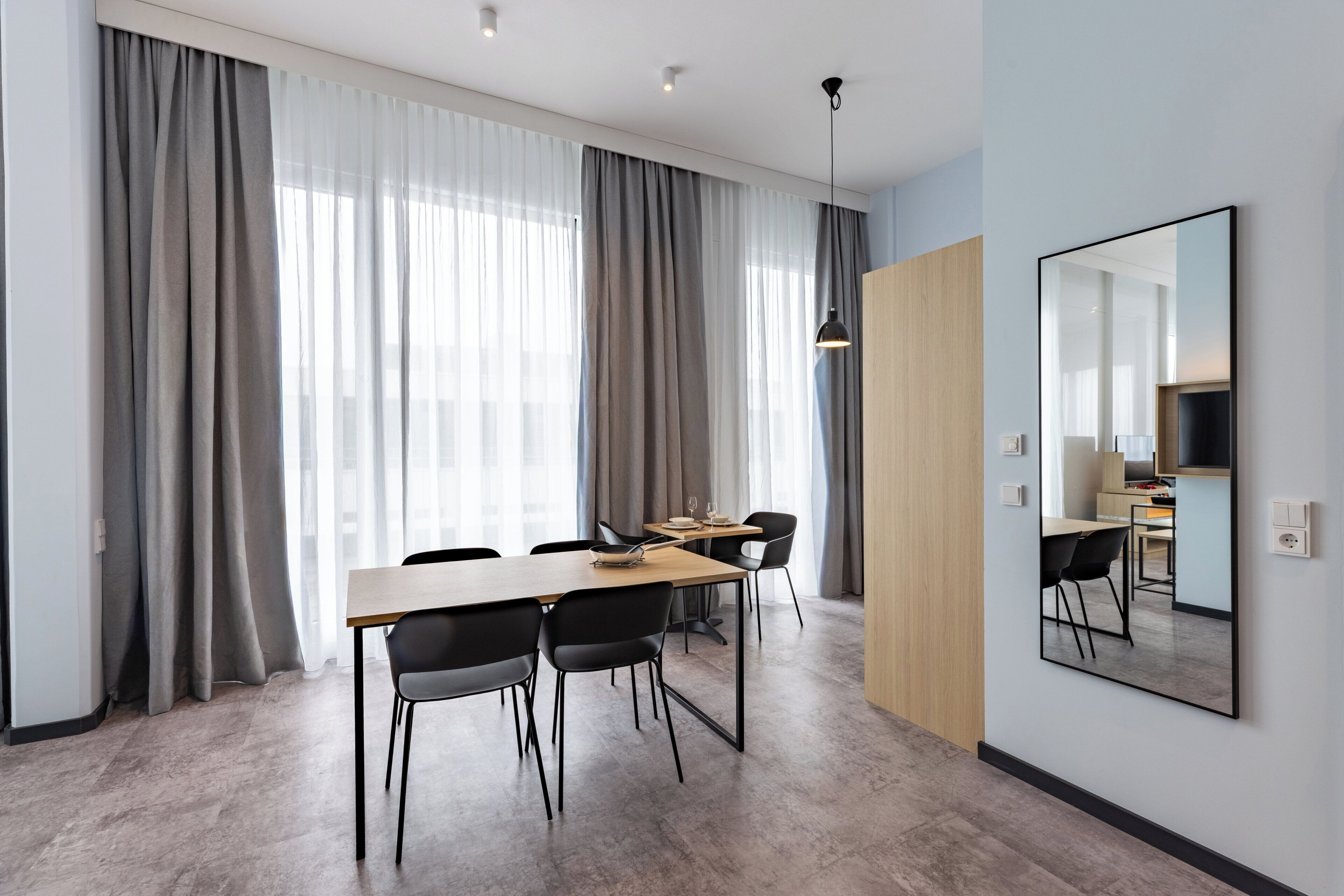 1 bedroom, in-room safe, iron/ironing board (on request), free WiFi
