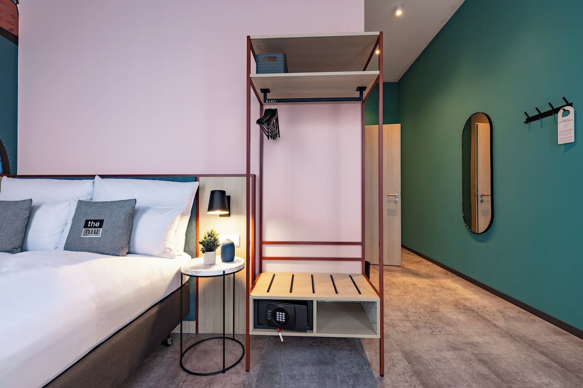 Standard Room, 1 Katil Kelamin (Double), Accessible | Meja, ruang kerja komputer riba, katil bayi/kot (percuma)