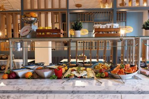 Buffet - Holiday Inn - the niu, Pax Berlin Airport by IHG (Schoenefeld)