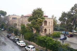 Parkplätze auf dem Gelände