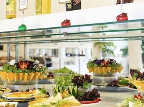 Food and drink - Pine Villas & Apartments Kusadasi (Kusadasi)