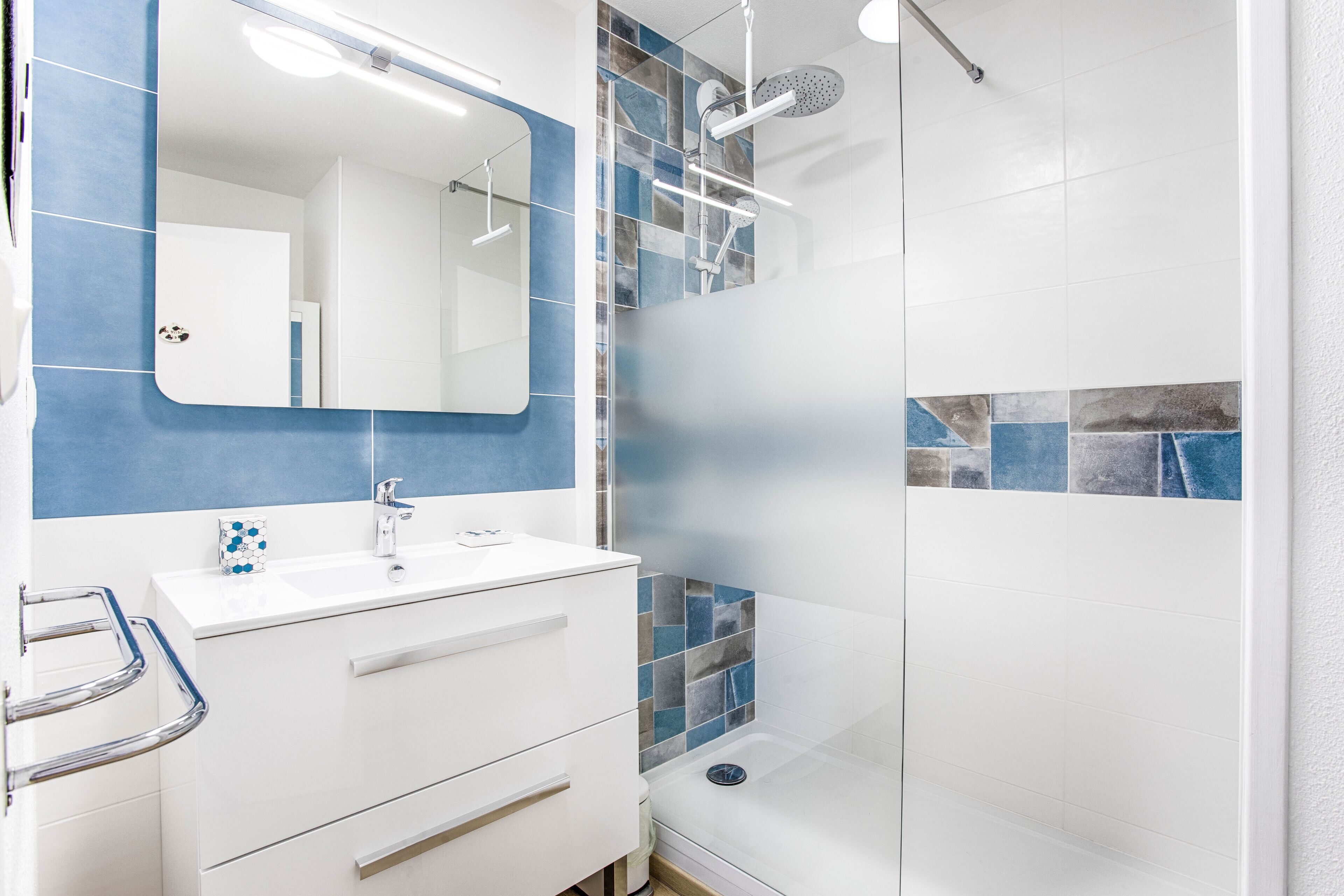 Een douche, een haardroger