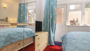 2 phòng ngủ, trang trí khác biệt