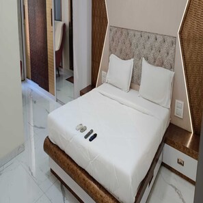 Luxury Villa | 2 bedrooms, free WiFi, bed sheets - The Diplomat Villa (Mumbai)