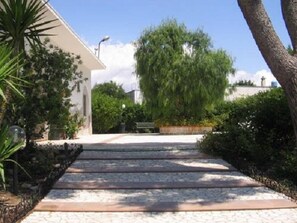 Property grounds - Villa with direct access to the sea (La Strea)
