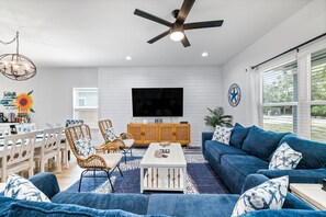 Smart TV, foosball - Family-Friendly|Walk to Beach|Game Room|Heated Pool (Saint Augustine)