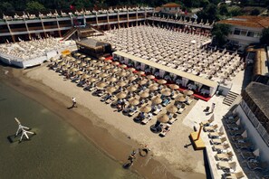 Plage privée, navette gratuite vers la plage, bar de plage
