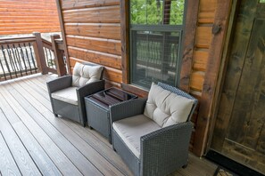 Terrace/patio - Romantic Lakefront Cabin on Table Rock Lake by SDC (Branson)