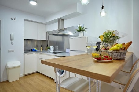 Frigorifero, microonde, piano cottura, macchina per tè/caffè. Apartamento Sol y Mar