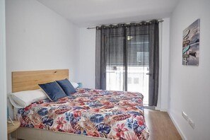 3 bedrooms, desk, iron/ironing board, travel cot