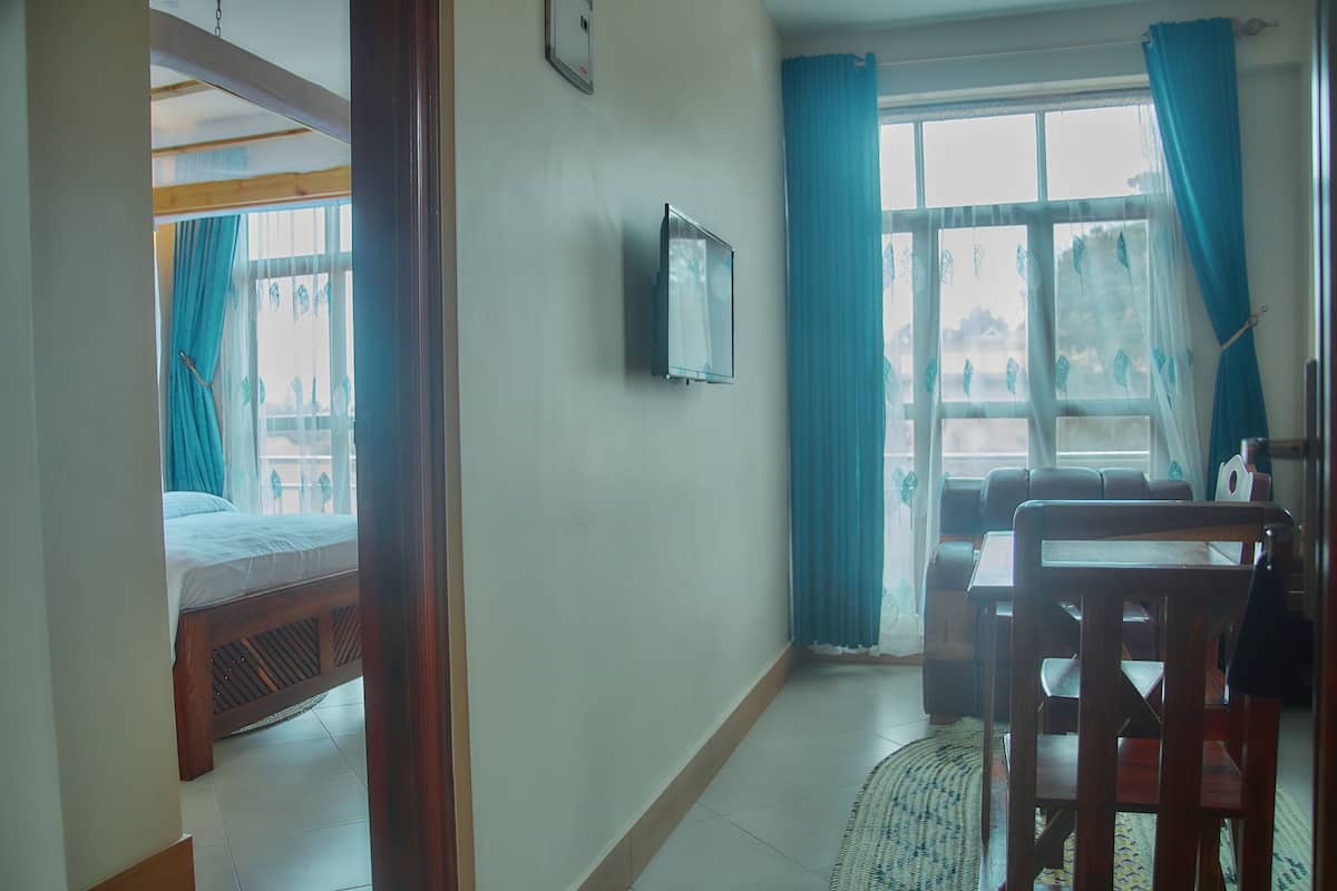 Familie suite, 2 slaapkamers | 1 slaapkamer, een bureau, een laptopwerkplek, gratis wifi