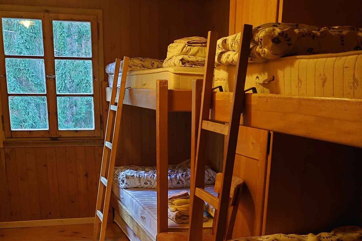 Basic Quadruple Room | Travel cot, bed sheets