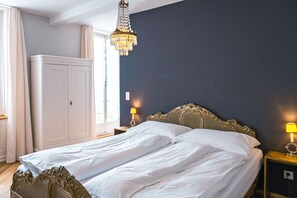 Romantic Room, Balcony | In-room safe, individually decorated, individually furnished, free WiFi - Hotel Terrasse am See (Vitznau)