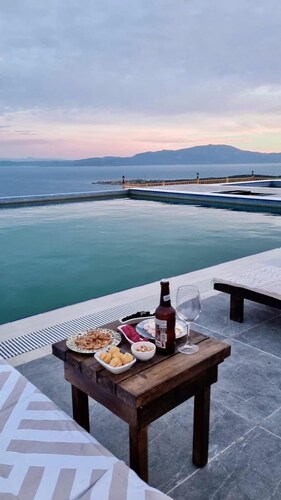 Assos Karadut Taş Otel