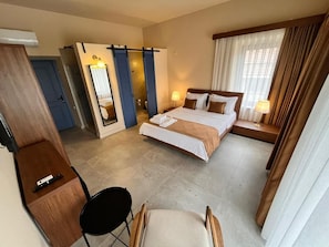 Deluxe Room | Premium bedding, iron/ironing board, free WiFi, bed sheets - Ramiz Alaçatı (Cesme)