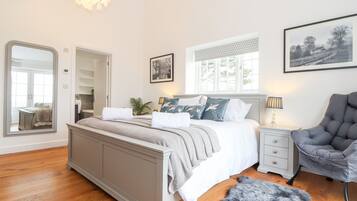 3 habitaciones, decoración personalizada y muebles diferentes