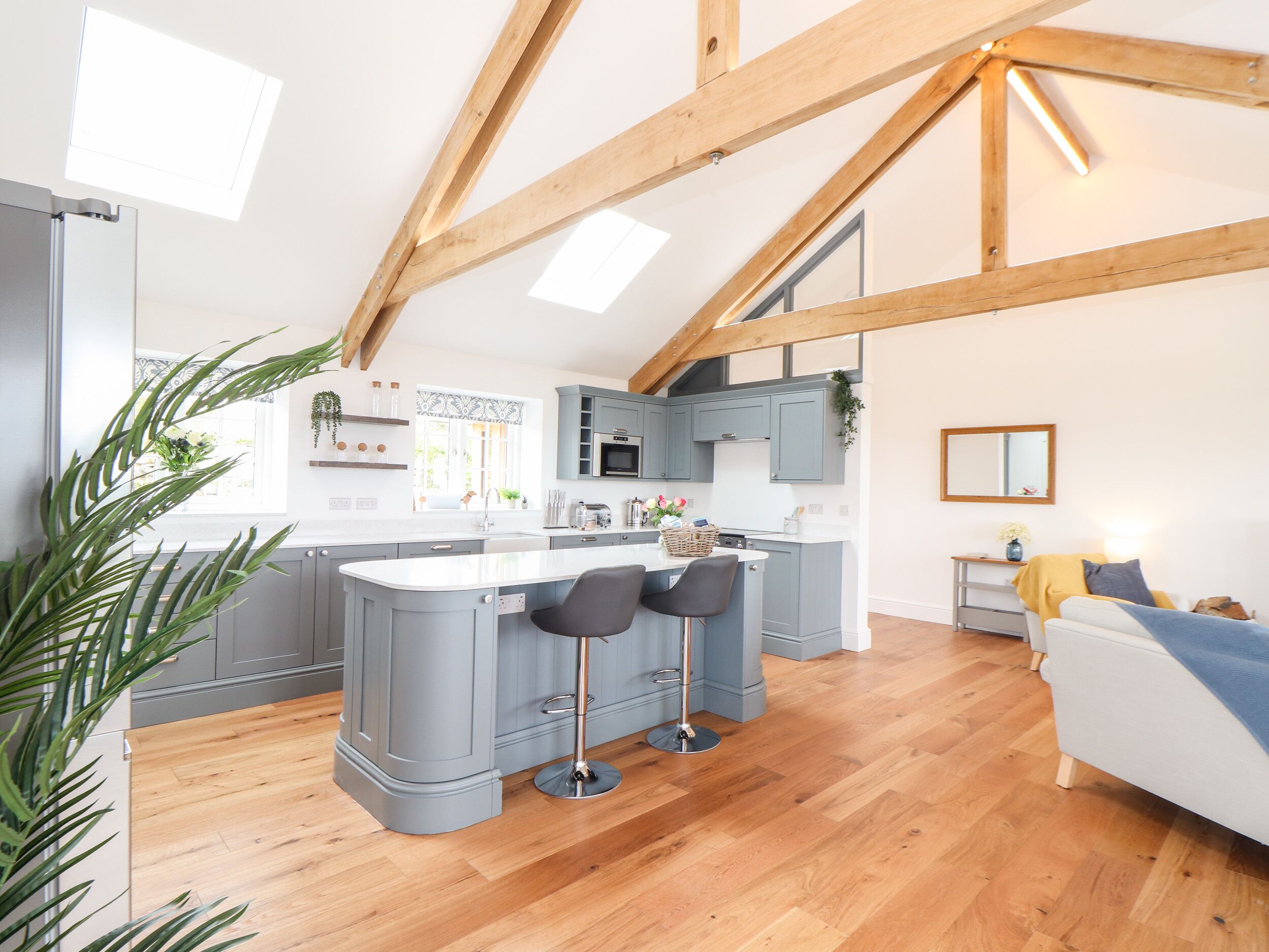 Kühlschrank, Geschirrspüler, Wasserkocher, Toaster