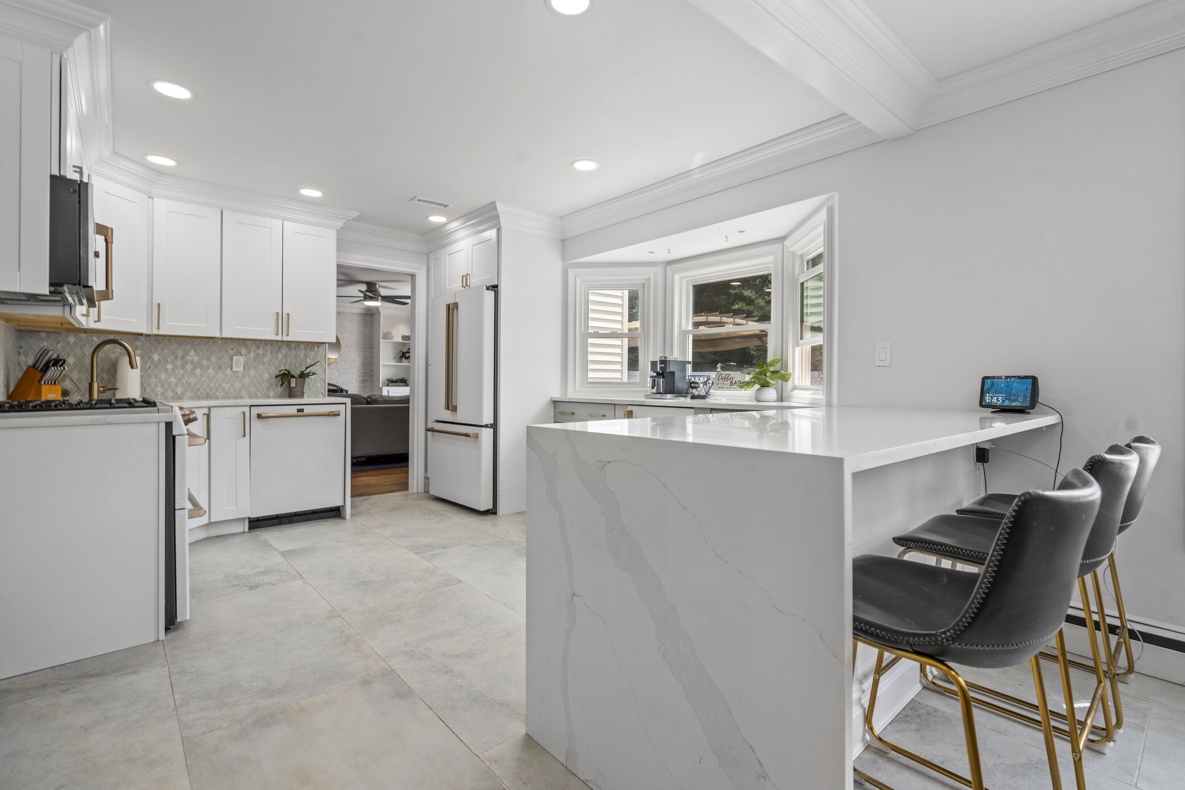 冰箱、微波炉、烤箱、炉灶