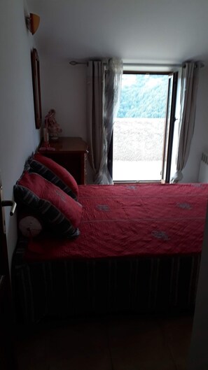 2 chambres, fer et planche à repasser, lit parapluie, Wi-Fi gratuit