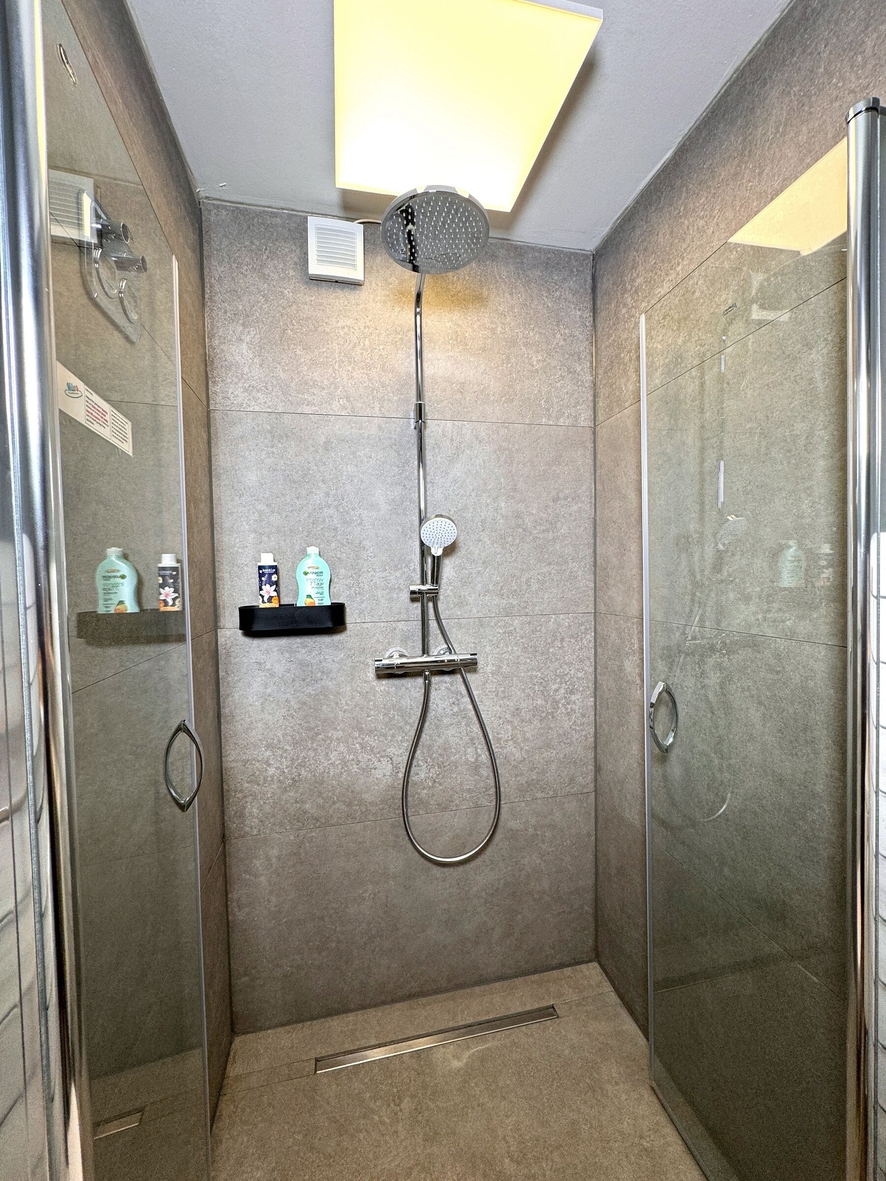 Een douche, een haardroger