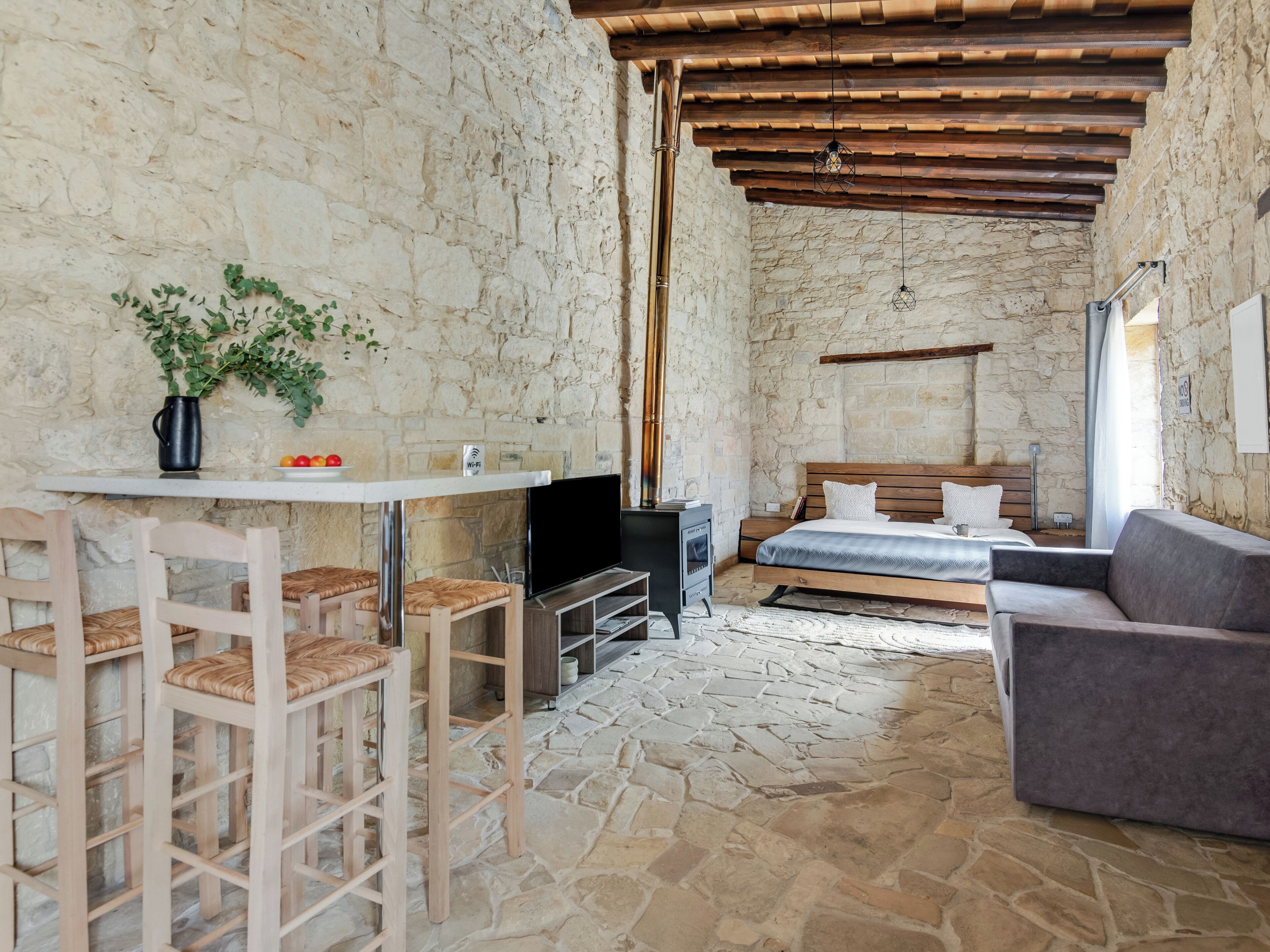 Sanders Andre Marie - Nice Studio w Shared Garden