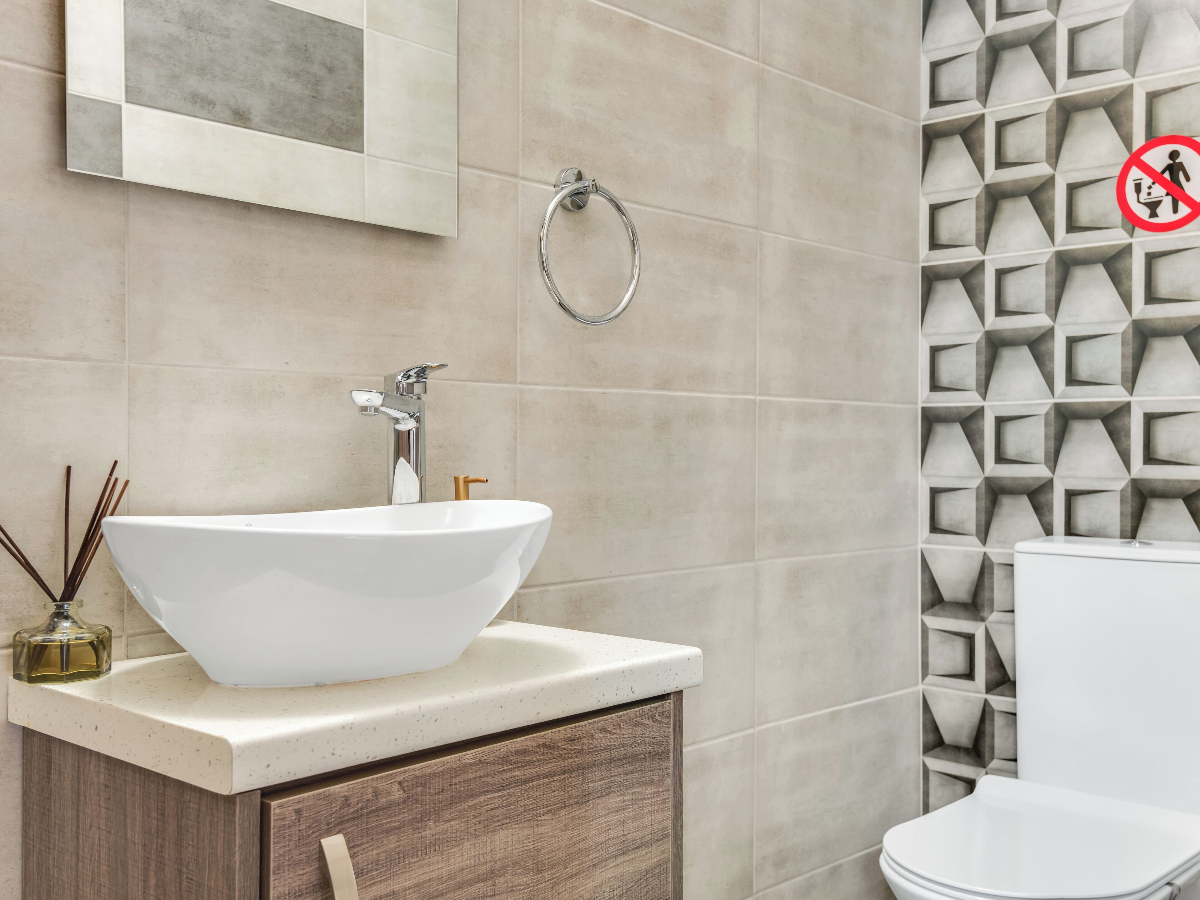 Sanders Andre Marie - Nice Studio w Shared Garden