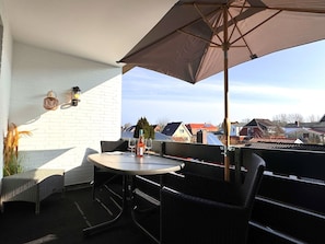 Outdoor dining - Outer Banks mit Balkon, Zentral und Kostenlosem Parkplatz (Büsum)