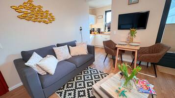 Fernseher, Stereoanlage